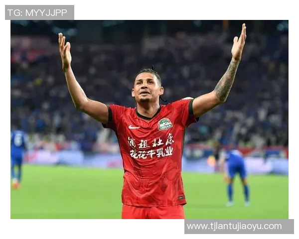 黄色卷毛的足球明星如何在赛场上展现个人魅力与团队精神的完美结合