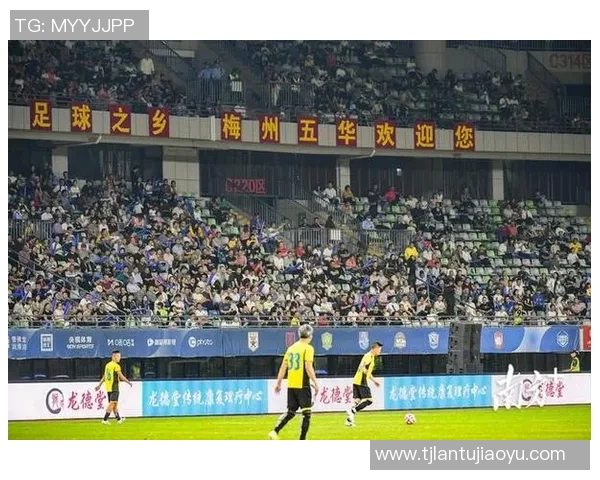 2024香港足球明星赛盛大举行球迷齐聚共庆足球盛宴