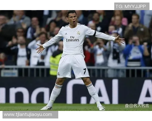 足球明星庆祝动作高清瞬间展现激情与荣耀的完美结合